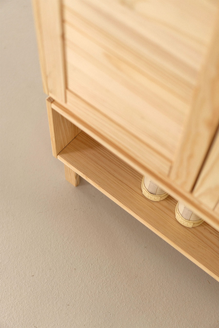 Imagen de ambiente 3 para:Armario zapatero para el recibidor de madera natural